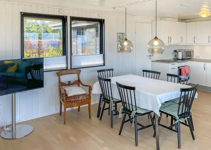 3 Bedroom Stunning In Дом отдыха Hesselager